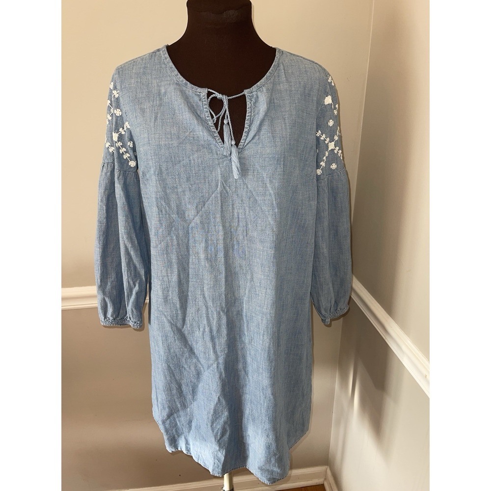 Old Navy Chambray Blue Dress Womens‎ M Embroidered Sleeves